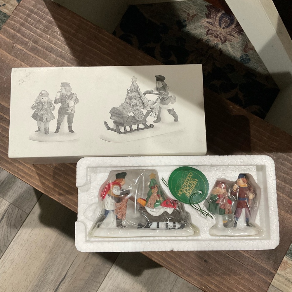 Gingerbread Vendor Set dept 56 new - Picture 2 of 2